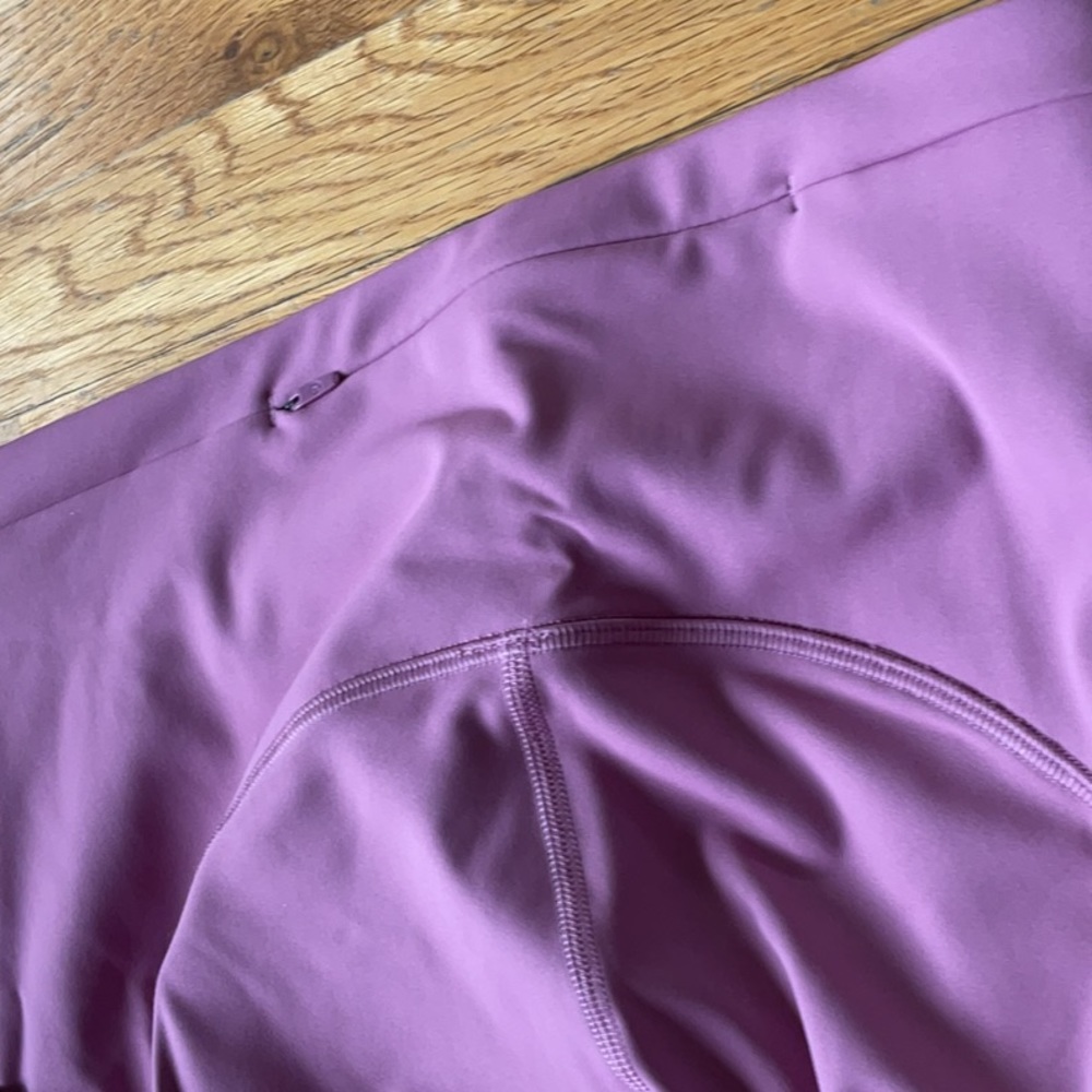 New NWT Lululemon leggings beautiful rose 🌹 color - Picture 5 of 7
